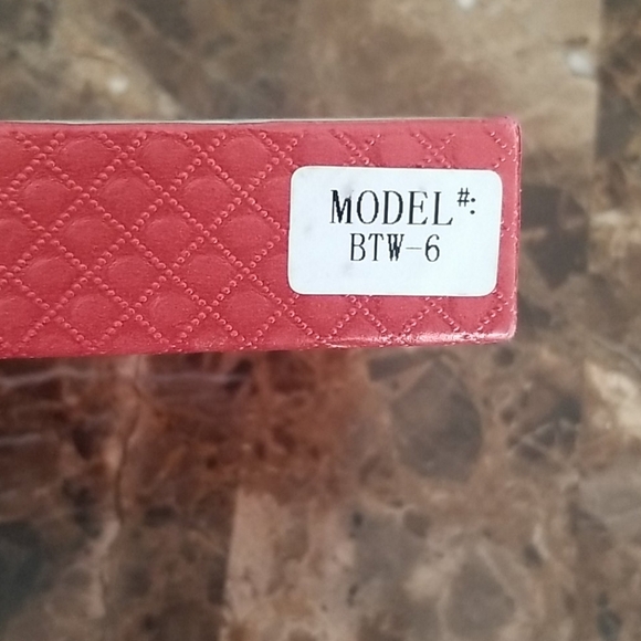 Bow tie and pocket square - Picture 4 of 5